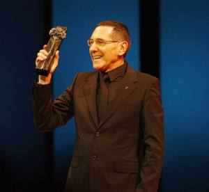 Gregorio Ros recibe el Premio Ricardo Franco